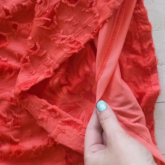 Coral tank top with Flutter Straps - Picture 4 of 4